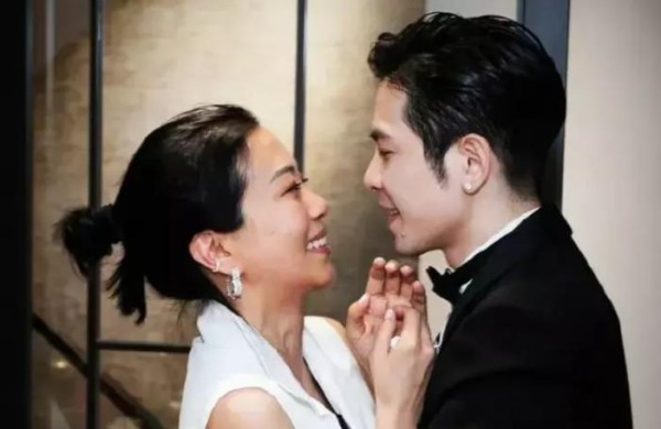 与经纪人结婚的明星，看看哪个最幸福