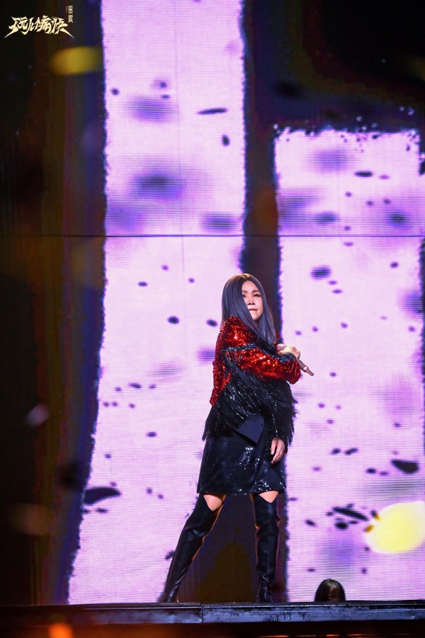 梧桐冬夜温情见证重逢 田震首次南京个唱声动金陵