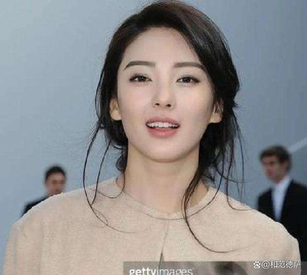 张雨绮早期惊艳：颜值巅峰，气场全开！