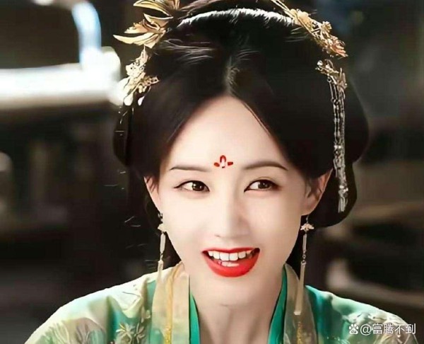 白鹿私下待人亲切，剧中演绎动人风采