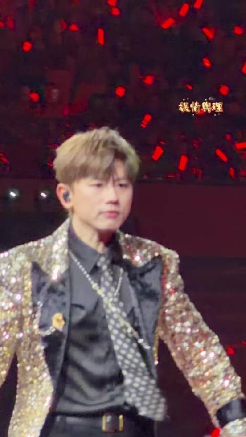 这和张杰在我脸上唱逆战有什么区别啊啊啊啊啊啊?