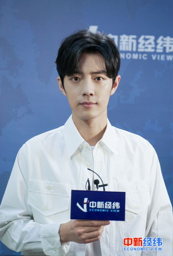 肖战接受中新经纬视频访谈