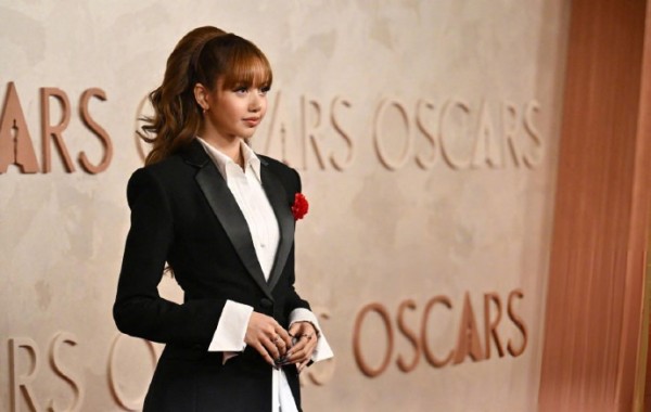 韩星Lisa亮相奥斯卡颁奖典礼红毯插图4