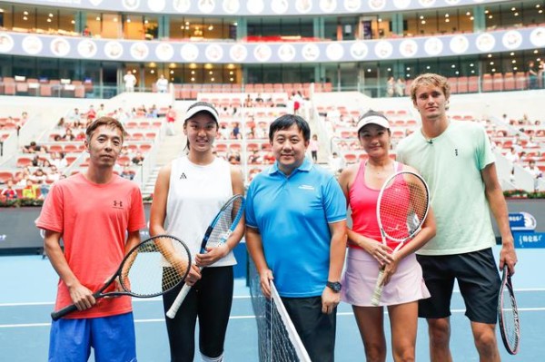 兹维列夫和瞿颖搭档