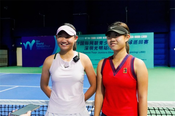 陆梦乔（左）王嘉怡（右）