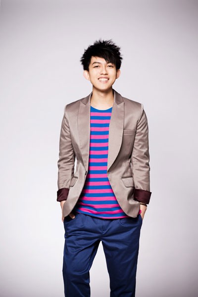 林宥嘉现身明星慈善夜 为公益活动忙碌赶场