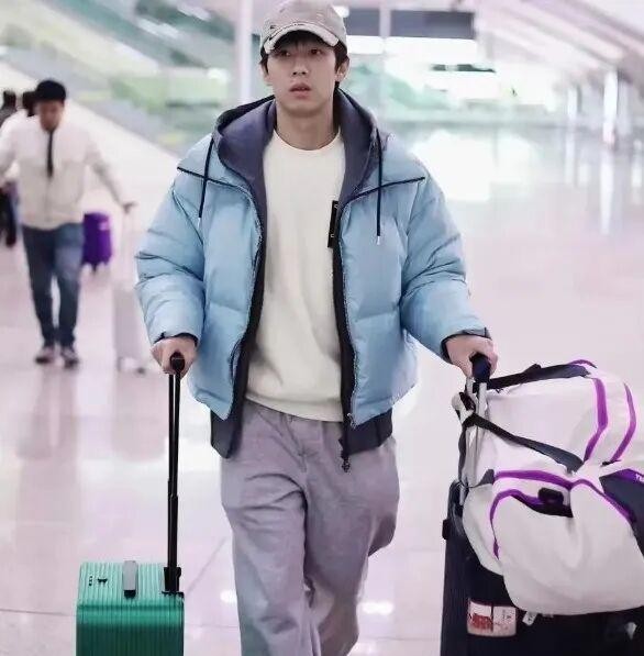 国球明星的赛后生活：宁静与机遇的交织