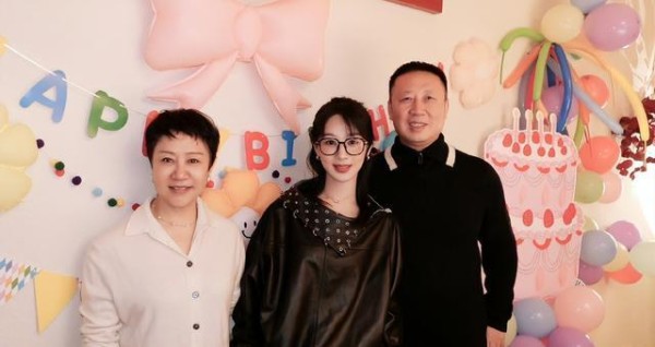 明星生日背后的真相：友谊与真实生活