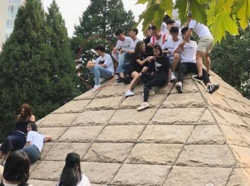 一等一大明星，居然没人甩帐，王俊凯怎么混的！