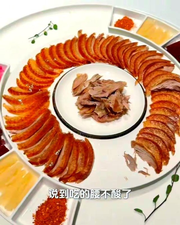 家宴化解误会：明星家庭的笑声与人情味