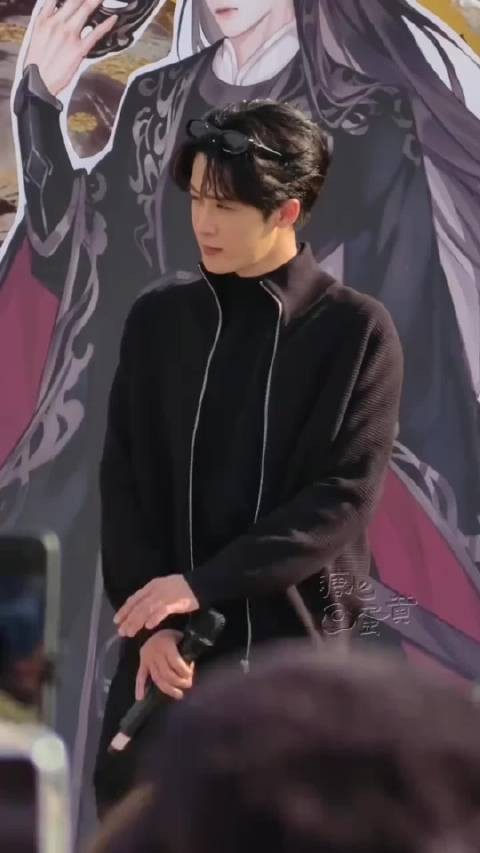 他说只有感动的时候会流泪