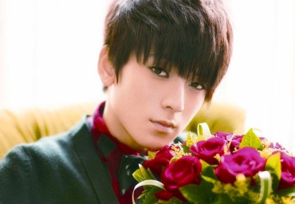 拥有丹凤眼的7位男明星,个个都帅得离谱,第5位眼睛成就了角色