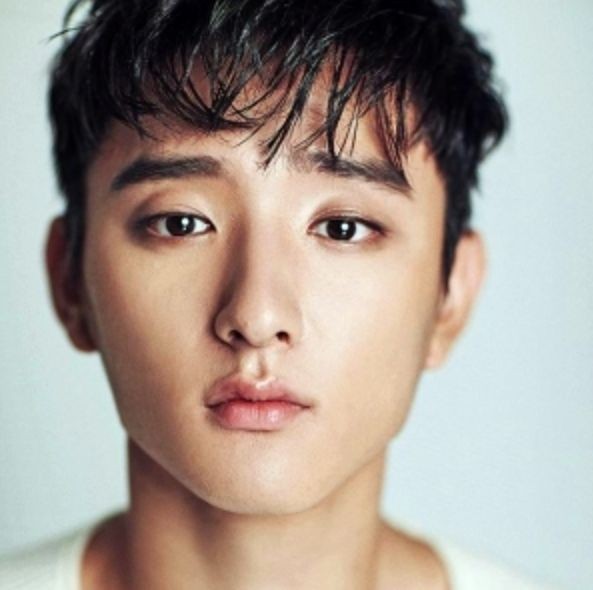 拥有丹凤眼的7位男明星,个个都帅得离谱,第5位眼睛成就了角色