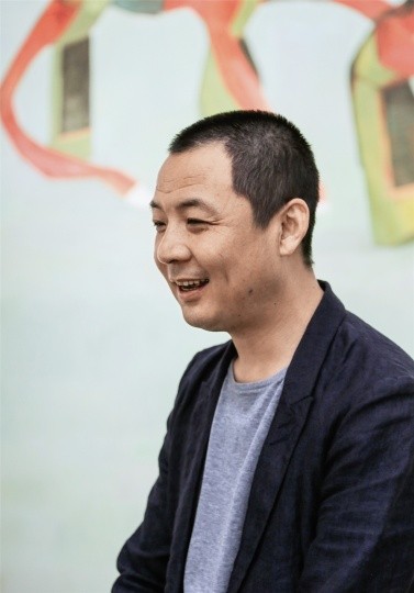 王音（b.1964) 代表展览：5月10日，“王音”，唐人当代艺术中心， 百度搜索：95,200 记录：《Hi艺术》2014年6月刊“Hi焦点” 简评：一则同事丝玉与王音近2000字的访谈在引发粉丝热情转发之后，有一朋友这么评价“能够让王音说这么多话，真挺不容易的。” 