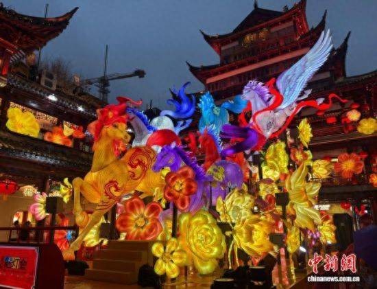 2026上海豫园灯会启幕 开启“最上海”年味