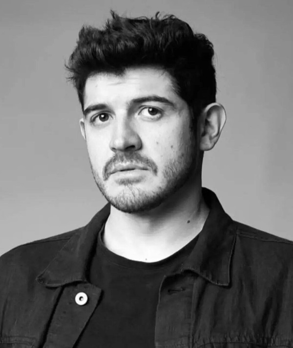 好伤心！他去世了！