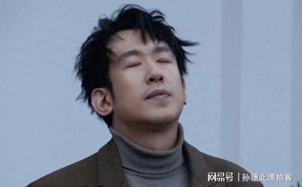 《宇宙闪烁》最尴尬的嘉宾，又笨又没存在感，看得网友滤镜碎一地