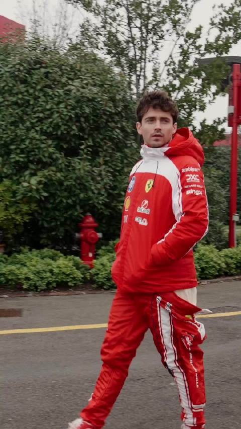 感觉扣扣心情不错，关门的时候在偷笑