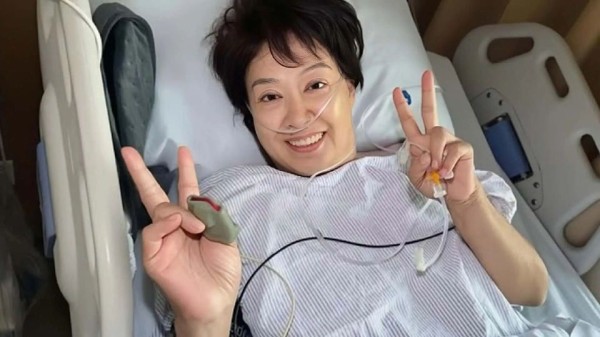 香港知名女星宣布切除子宫，三次流产，为女儿隐忍老公婚内出轨十年