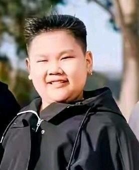 郭德纲的育儿智慧：对郭麒麟严苛，对郭汾瑒宠溺，藏着最真的父爱