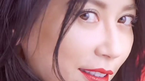 贾静雯：一直觉得自己很漂亮，非常自信，直到遇到了自己的班主任俞飞鸿