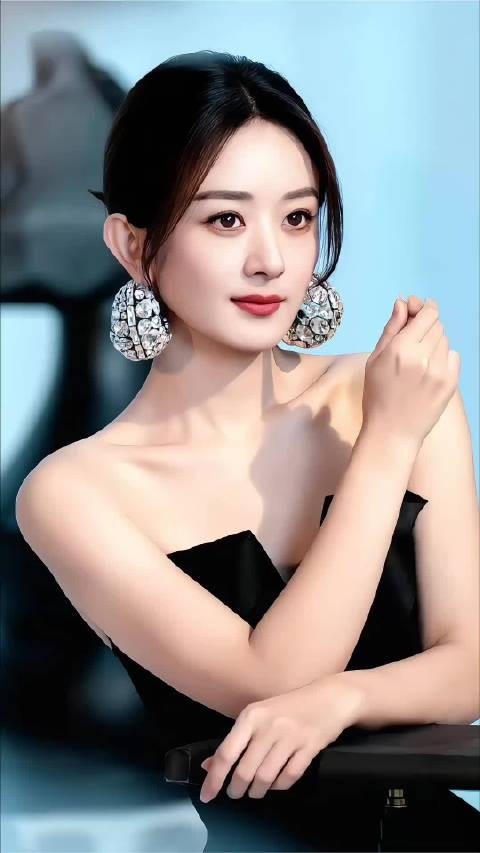 赵丽颖优雅高贵拉满，美得自带权威感
