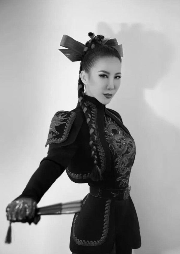 李玟的璀璨人生：从华语乐坛新秀到国际巨星的传奇