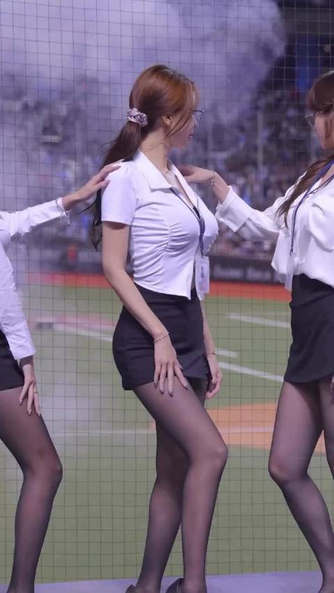 李雅英,这谁顶得住啊!