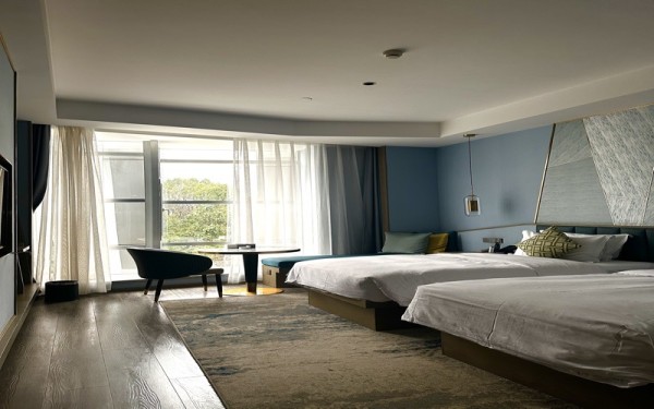 昆明玺景酒店宽敞明亮的客房内景