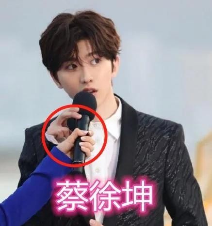 绅士手也分等级?陈伟霆蔡徐坤还好,看到王一博:摩托姐姐放心了
