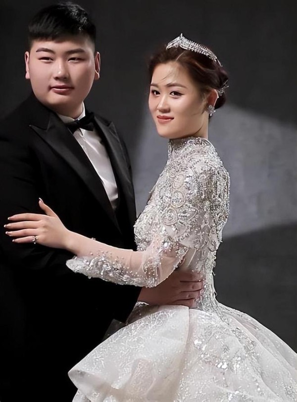 大衣哥儿子朱小伟新婚在即,要从第一段婚姻中吸取哪些经验?