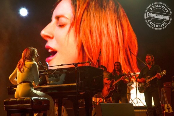 艾莉因与杰克森一同表演而备受瞩目