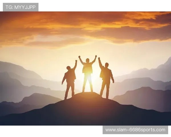 从草根到顶峰:励志足球明星们的奋斗历程与荣耀时刻