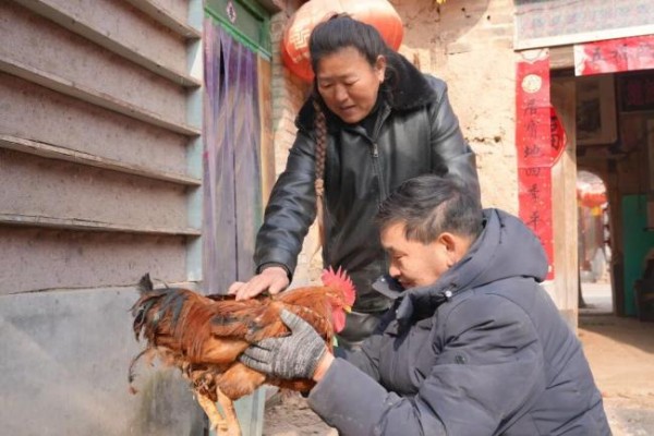 朱之文只剩50元才穿军大衣唱歌 农民歌手的成名之路