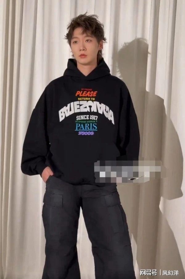 王曼昱首次参加时尚活动，一点不输大明星，网友：女队最时尚队员