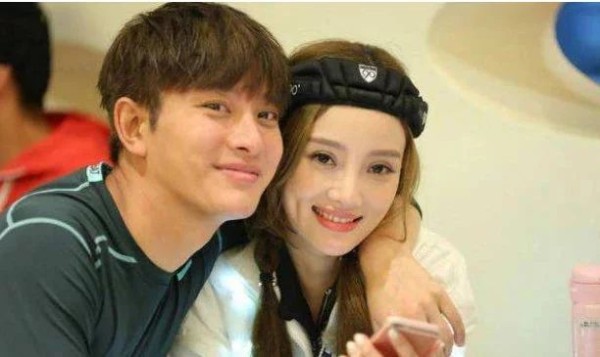 李小璐与贾乃亮离婚3个月，甜馨却成了“全能王”