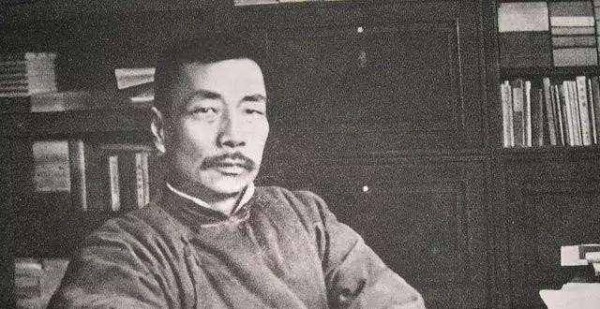 鲁迅为何说:汉字不灭,中国必亡?语言学家:鲁迅说得没错