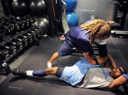 新浪NBA搜狐体育新闻：揭秘NBA明星的训练秘籍和日常生活