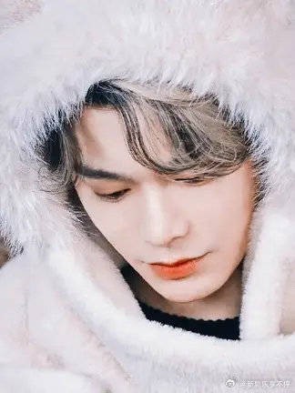 “不是萍水相逢,也不是素昧平生,而是我们俩有缘~”