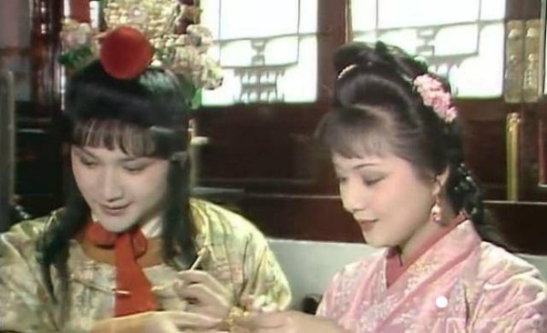 宝玉和黛玉既有木石前盟，为何又和宝钗有金玉良缘？并不矛盾！