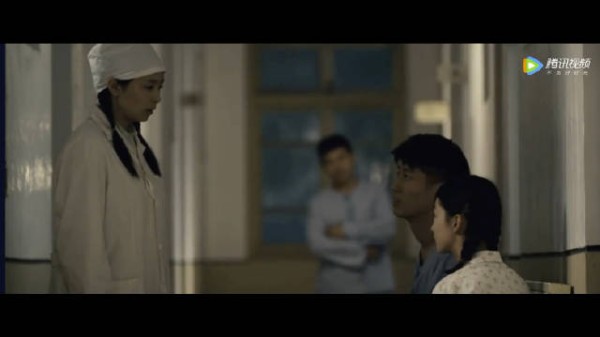 周冬雨高叶16年友情再合作，同框录制综艺周五晚高疯