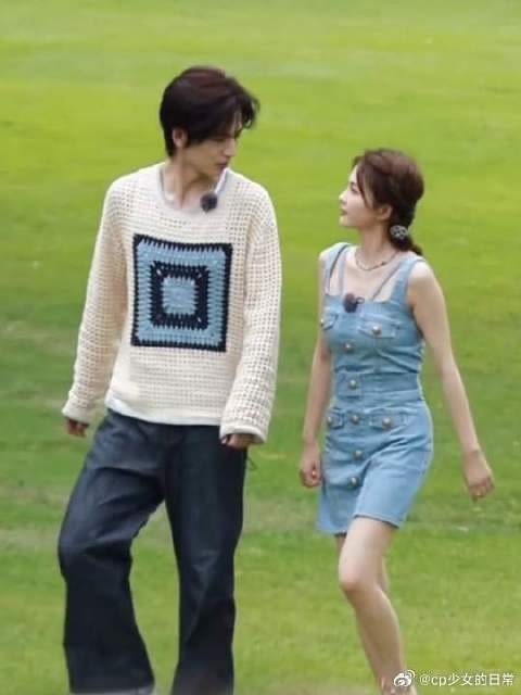 “你惨了！你坠入爱河了！”