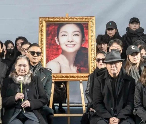 大S的两个孩子，不参加妈妈的雕像仪式原因曝光