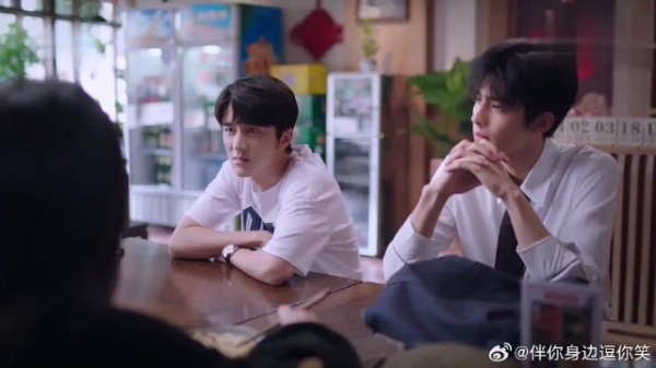 李尖尖去约会，哥俩如临大敌，紧张的样子太可爱