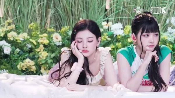 Yihyun直拍观赏性太强了 表情管理真的….怎么有人刚出道就美成这样