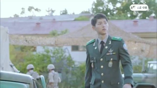 太阳的后裔：真的很磕，柳时镇和尹明珠的互动