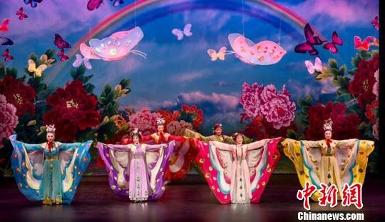 图为越剧《梁祝》演出。　绍兴大剧院供图 摄