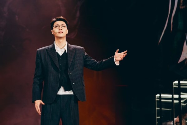 《受到召唤·敦煌》开演即巅峰 张艺兴国话新剧挑大梁获盛赞 诠释努力的意义