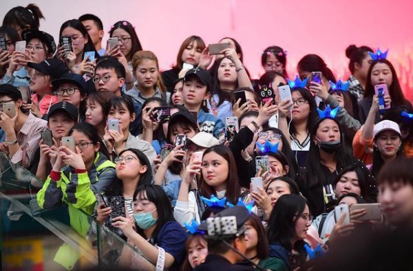 卡戎公开恋情反涨粉？他如何把恋爱变演技“神助攻”！