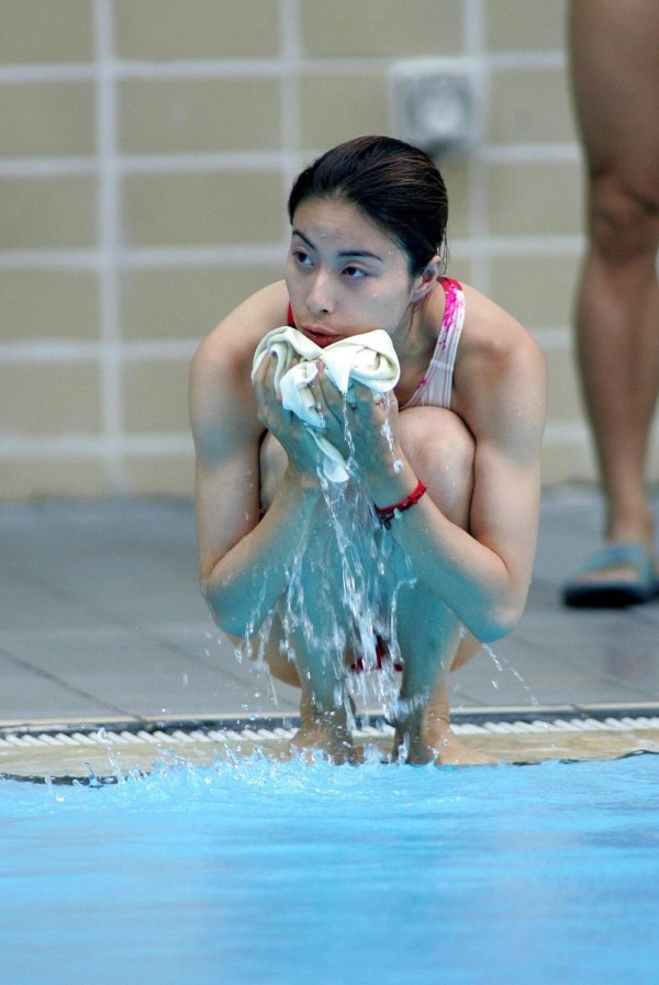 郭晶晶的完美人设背后：我们为何执着于“造神”？